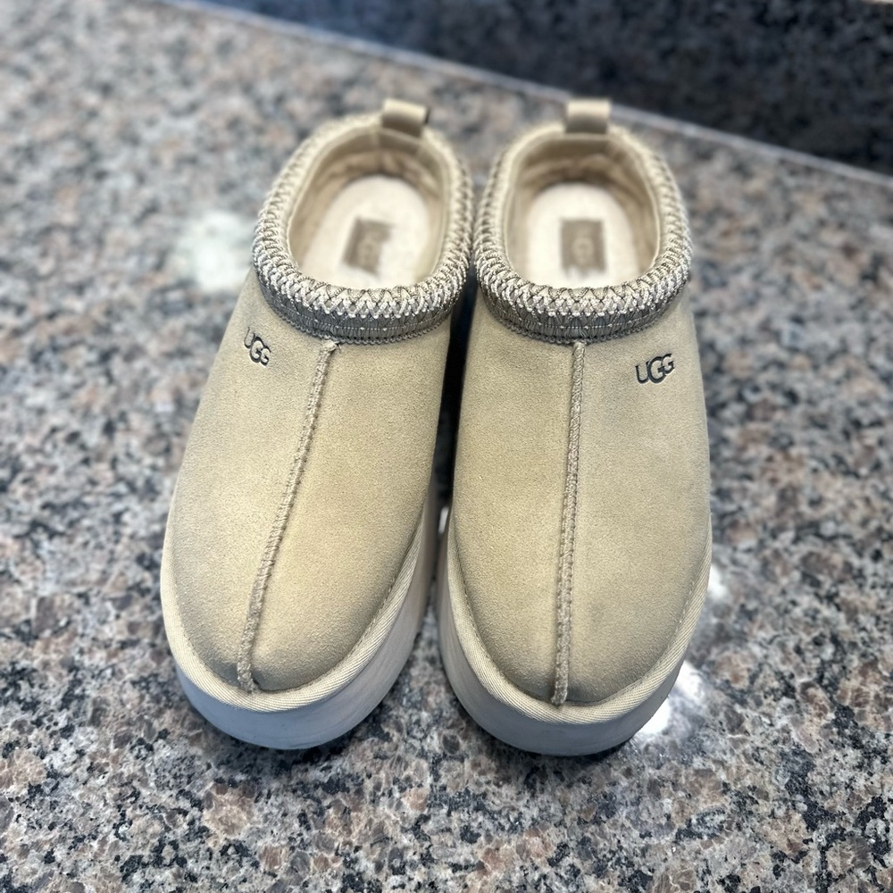 UGG Tazz platform mustard seed